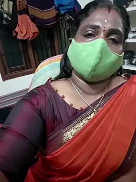 Snapshot of Tamil_Kavitha10 chatting on 10-26-25, 05:30 Tamil Kavitha10 online show from 10-26-25, 05:30