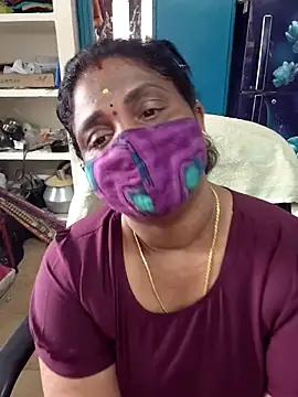 Snapshot of Tamil_Kavitha10 chatting on 12-20-25, 09:27 Tamil Kavitha10 online show from 12-20-25, 09:27