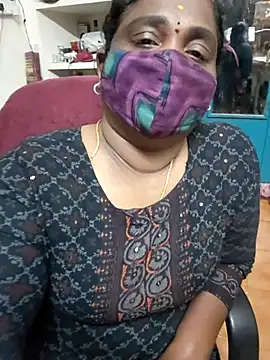 Snapshot of Tamil_Kavitha10 chatting on 01-15-26, 05:38 Tamil Kavitha10 online show from 01-15-26, 05:38