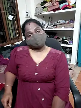 Snapshot of Tamil_Kavitha10 chatting on 02-08-26, 06:33 Tamil Kavitha10 online show from 02-08-26, 06:33