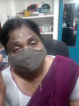 Snapshot of Tamil_Kavitha10 chatting on 02-19-26, 09:11 Tamil Kavitha10 online show from 02-19-26, 09:11