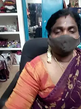 Snapshot of Tamil_Kavitha10 chatting on 03-05-26, 07:54 Tamil Kavitha10 online show from 03-05-26, 07:54