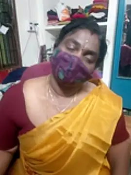 Snapshot of Tamil_Kavitha10 chatting on 03-10-26, 04:56 Tamil Kavitha10 online show from 03-10-26, 04:56