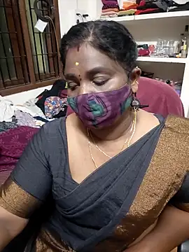 Snapshot of Tamil_Kavitha10 chatting on 03-11-26, 02:56 Tamil Kavitha10 online show from 03-11-26, 02:56