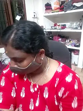 Snapshot of Tamil_Kavitha10 chatting on 03-13-26, 07:42 Tamil Kavitha10 online show from 03-13-26, 07:42