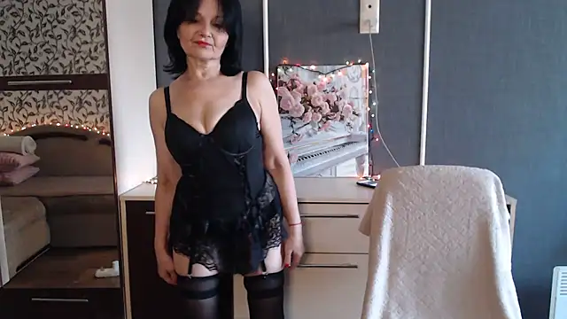 AmoraLuv online show from 10-23-25, 08:24