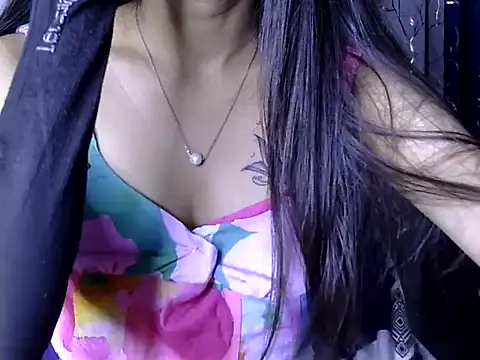 Riva arora01 online show from 12-02-25, 10:42