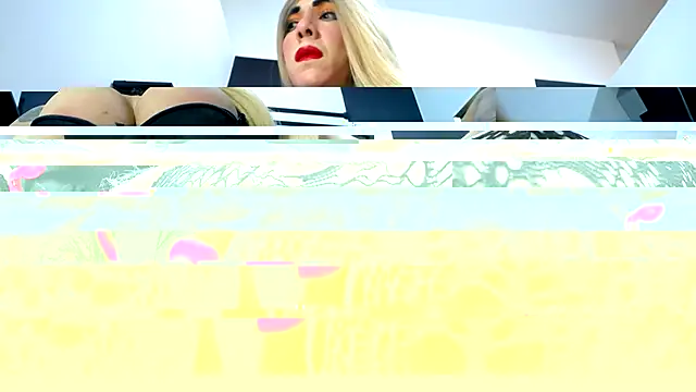 Snapshot of laura_fit chatting on 07-28-26, 12:34 laura fit online show from 07-28-26, 12:34