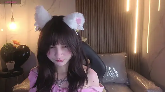  Charlotte Collins  online show from 03-20-26, 02:44