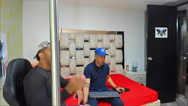 Snapshot of AngelAndChris chatting on 09-10-25, 12:16 AngelAndChris online show from 09-10-25, 12:16