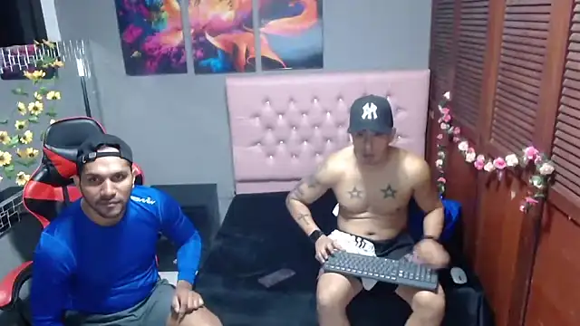 Snapshot of AngelAndChris chatting on 09-20-25, 12:39 AngelAndChris online show from 09-20-25, 12:39