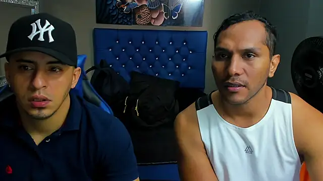 Snapshot of AngelAndChris chatting on 09-22-25, 12:18 AngelAndChris online show from 09-22-25, 12:18