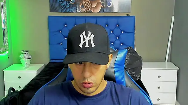 Snapshot of AngelAndChris chatting on 09-24-25, 12:08 AngelAndChris online show from 09-24-25, 12:08