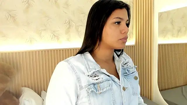 Snapshot of Liss-Reyes chatting on 07-17-26, 12:56 Liss-Reyes online show from 07-17-26, 12:56