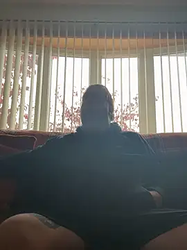 Stephanie1984 online show from 10-29-25, 11:56