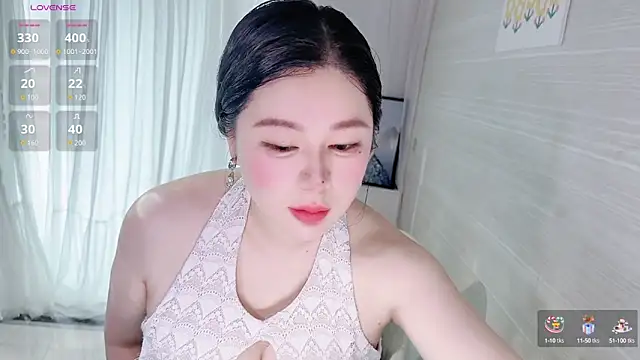 Snapshot of Scarlett-oracle chatting on 09-10-25, 11:38 Scarlett-oracle online show from 09-10-25, 11:38