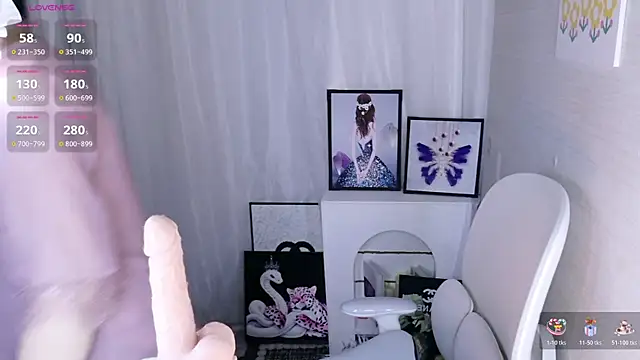 Snapshot of Scarlett-oracle chatting on 12-02-25, 12:32 Scarlett-oracle online show from 12-02-25, 12:32