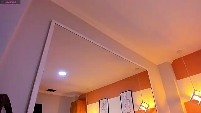 Mia Valentine  online show from 12-21-25, 07:54