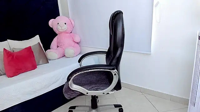 kate lua online show from 11-08-25, 01:22