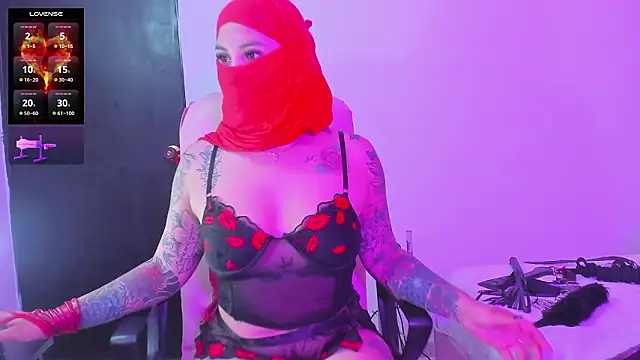 Nayla-Mouna online show from 02-20-26, 07:36