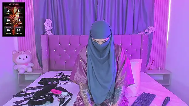 Nayla-Mouna online show from 03-11-26, 07:42