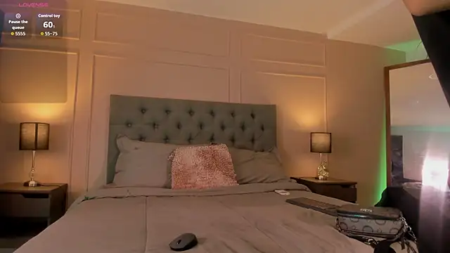 ALICESANDOVAL online show from 10-27-25, 11:25