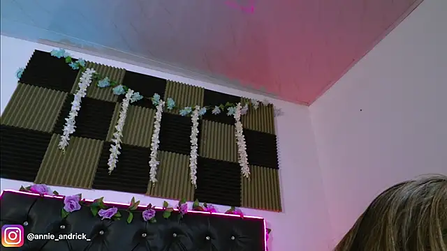  leda swan  online show from 07-06-26, 10:34