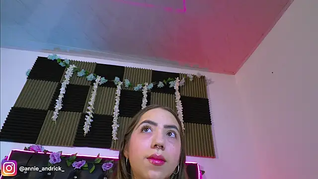  leda swan  online show from 07-08-26, 10:09