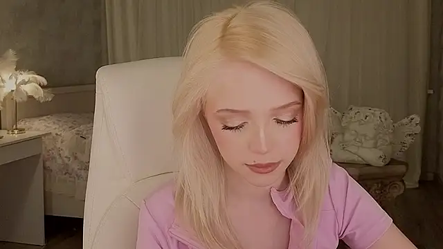 I am joss online show from 04-24-26, 08:44