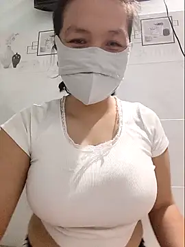 Snapshot of Wainy_kina chatting on 10-13-25, 02:33 Wainy kina online show from 10-13-25, 02:33