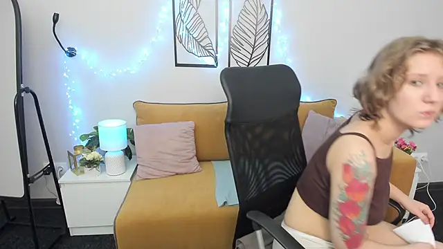 Snapshot of Hailey_Foxy chatting on 09-12-25, 08:58 Hailey Foxy online show from 09-12-25, 08:58