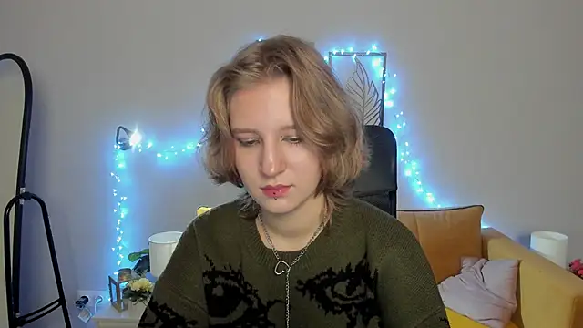 Snapshot of Hailey_Foxy chatting on 10-01-25, 08:53 Hailey Foxy online show from 10-01-25, 08:53