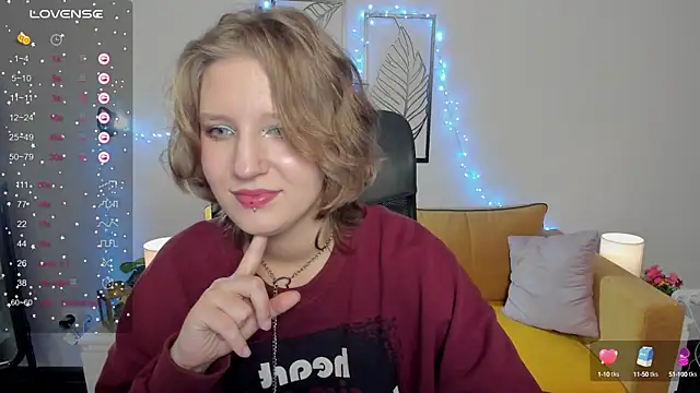 Snapshot of Hailey_Foxy chatting on 10-03-25, 08:44 Hailey Foxy online show from 10-03-25, 08:44