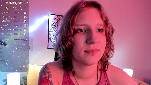 Snapshot of Hailey_Foxy chatting on 10-23-25, 08:57 Hailey Foxy online show from 10-23-25, 08:57