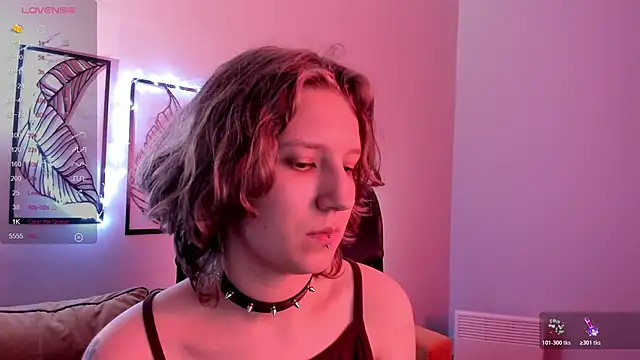 Snapshot of Hailey_Foxy chatting on 10-28-25, 09:24 Hailey Foxy online show from 10-28-25, 09:24