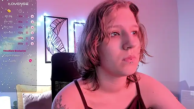 Snapshot of Hailey_Foxy chatting on 11-02-25, 09:00 Hailey Foxy online show from 11-02-25, 09:00