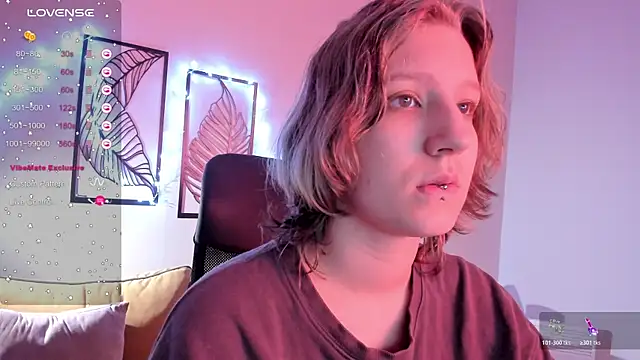 Snapshot of Hailey_Foxy chatting on 11-03-25, 08:37 Hailey Foxy online show from 11-03-25, 08:37