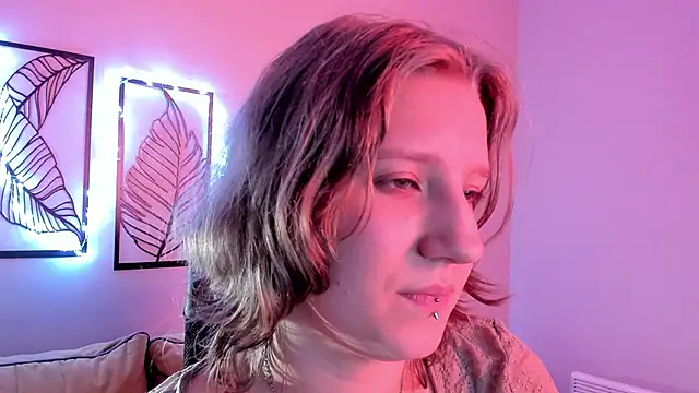 Snapshot of Hailey_Foxy chatting on 11-12-25, 09:32 Hailey Foxy online show from 11-12-25, 09:32