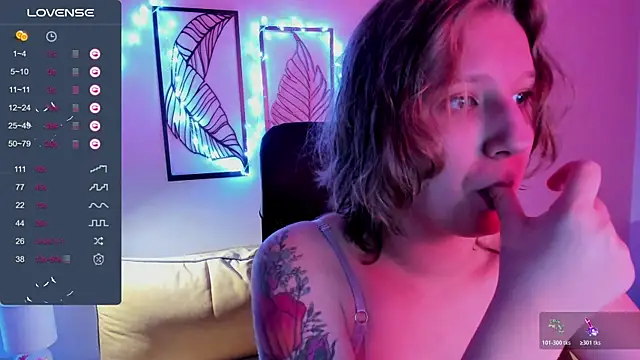 Snapshot of Hailey_Foxy chatting on 11-14-25, 08:57 Hailey Foxy online show from 11-14-25, 08:57