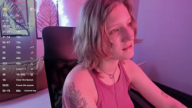 Snapshot of Hailey_Foxy chatting on 12-04-25, 08:12 Hailey Foxy online show from 12-04-25, 08:12