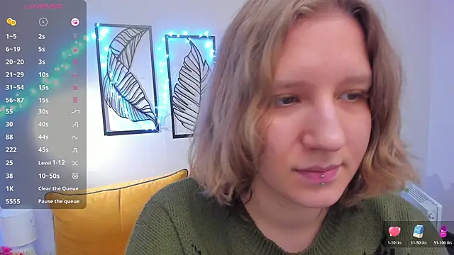 Snapshot of Hailey_Foxy chatting on 12-21-25, 09:27 Hailey Foxy online show from 12-21-25, 09:27