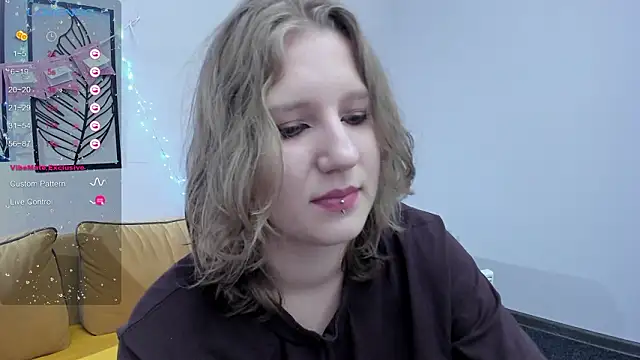 Snapshot of Hailey_Foxy chatting on 02-06-26, 12:08 Hailey Foxy online show from 02-06-26, 12:08