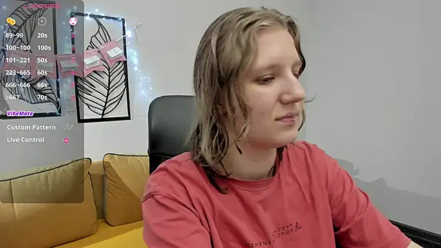 Snapshot of Hailey_Foxy chatting on 02-19-26, 12:34 Hailey Foxy online show from 02-19-26, 12:34