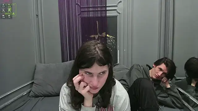 Snapshot of ViviaraNGendy chatting on 10-31-25, 03:46 ViviaraNGendy online show from 10-31-25, 03:46