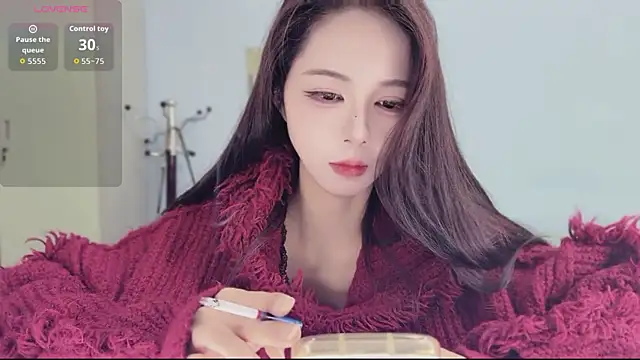 Sue101010 online show from 11-23-25, 05:46