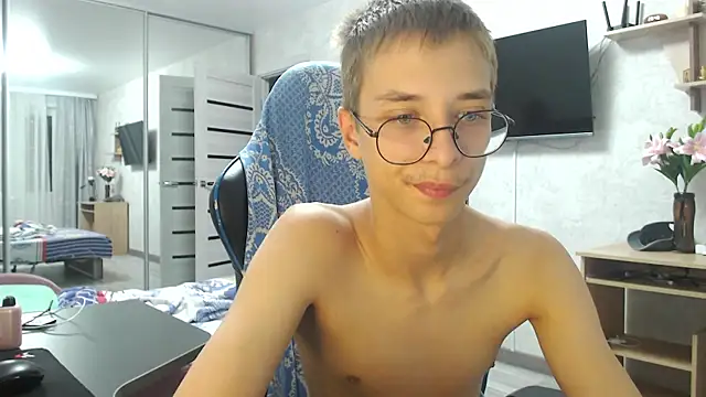 glasses cat online show from 07-26-26, 08:49