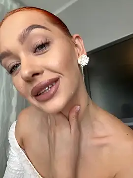 LittleFox    online show from 09-27-25, 06:29