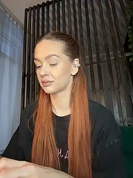 LittleFox    online show from 02-18-26, 05:25