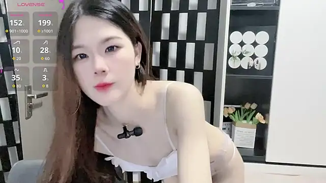 Yueyue-MM online show from 09-26-25, 12:14