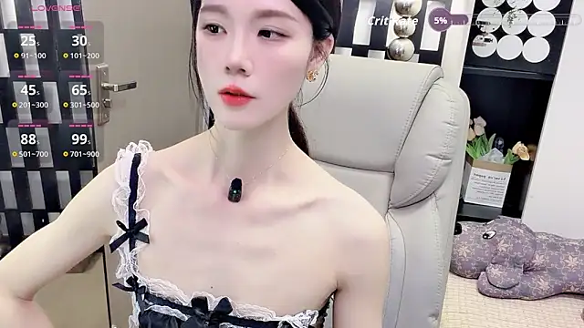 Yueyue-MM online show from 04-28-26, 02:10